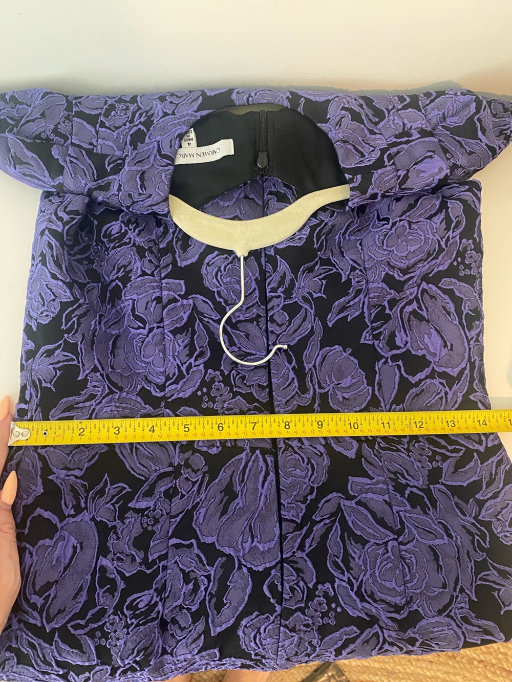 Carmen Marc Valvo Black and Purple Floral Jacquard Sheath Dress - Picture 9 of 10